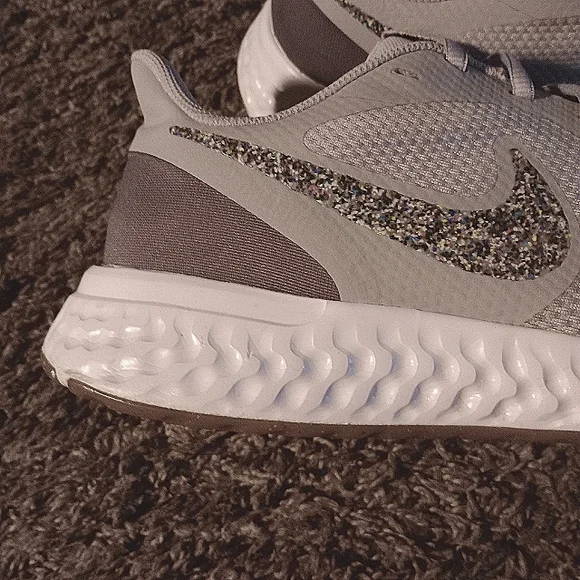 Nike Revolution 5 Premium Wolf Grey- size 11.5 men - Picture 4 of 10